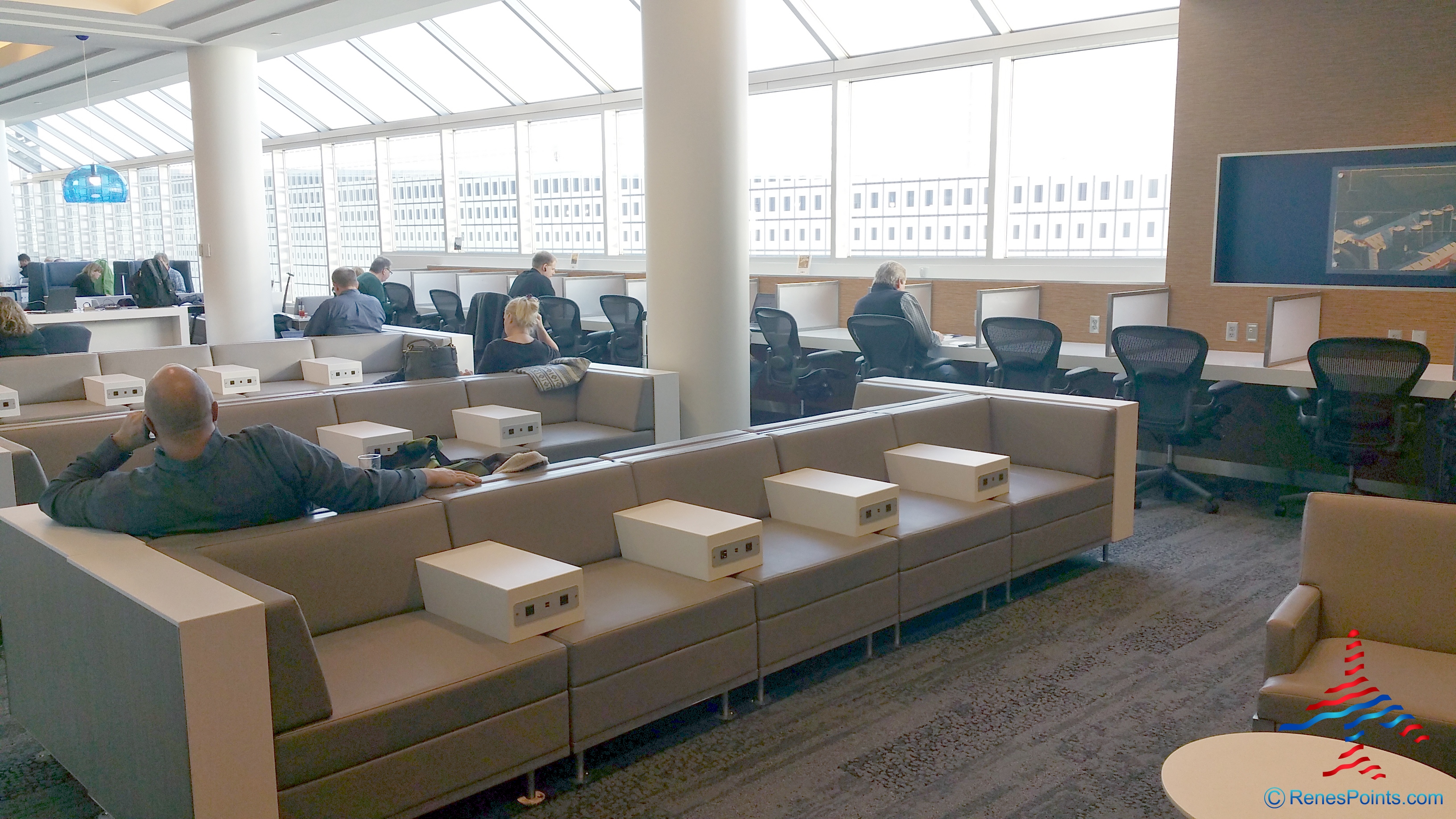 Delta Sky Club Minneapolis MSP Central Concourse Review