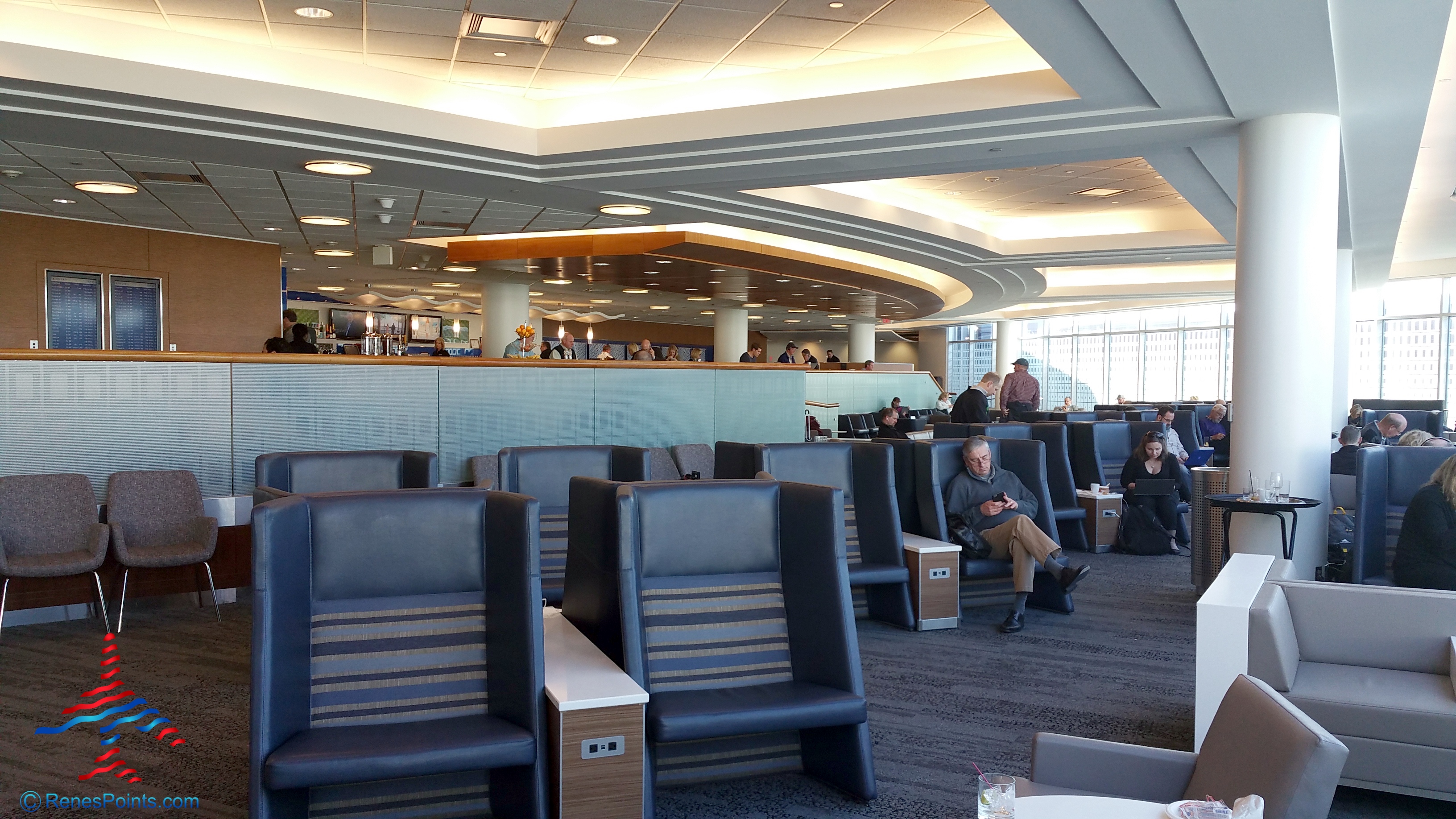 Delta Sky Club Minneapolis MSP Central Concourse Review