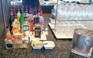 Delta Sky Club NRT Narita Airport RenesPoints blog review (16)