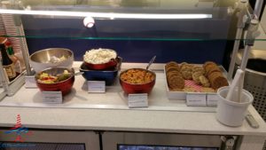 Delta Sky Club PHL Philadelphia Terminal D by RenésPoints travel blog (10)