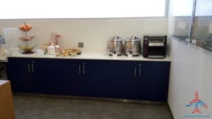 Delta Sky Club PHL Philadelphia Terminal D by RenésPoints travel blog (11)