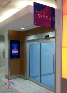 Delta Sky Club PHL Philadelphia Terminal D by RenésPoints travel blog (3)