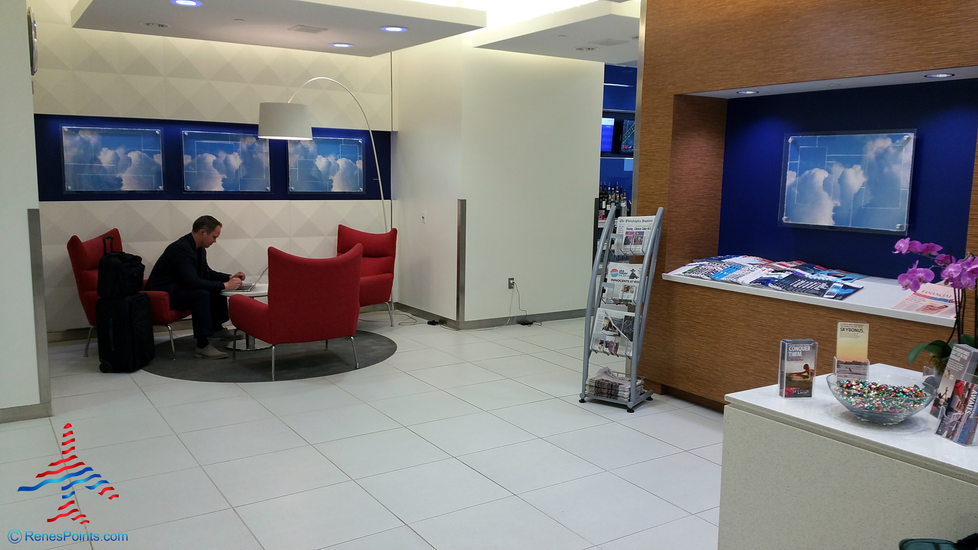 Delta Sky Club PHL Philadelphia Terminal D by RenésPoints travel blog