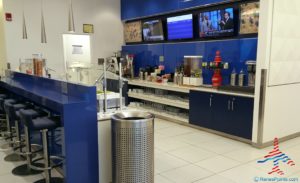 Delta Sky Club PHL Philadelphia Terminal D by RenésPoints travel blog (6)