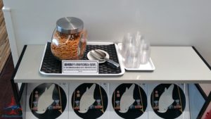 IASS Executive Lounge NRT Narita Airport review RenesPoints blog - the worst lounge i have ever visited (6)