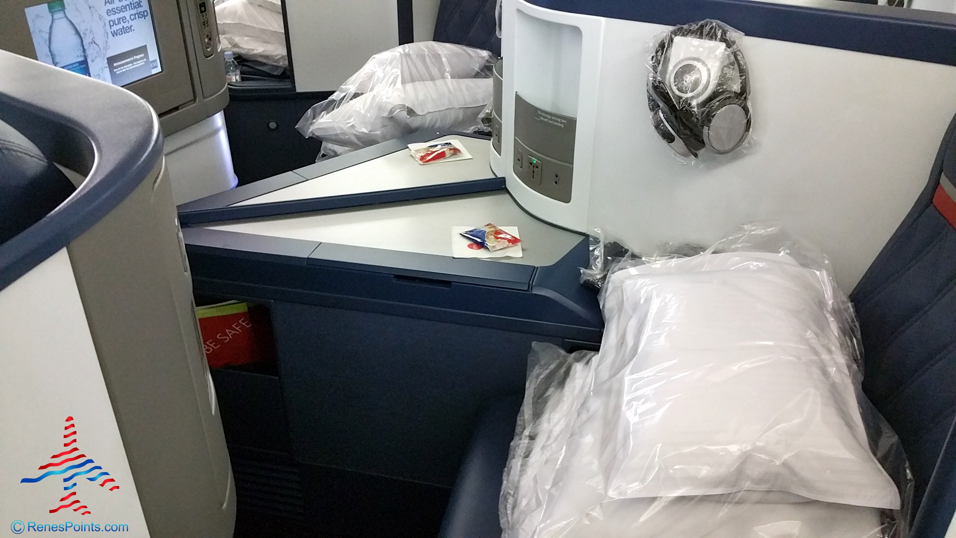 Delta Air Line 747 Delta One Business Class Seat Flight Review Nrt Japan To Dtw Detroit 3860