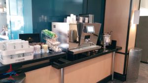 Delta Sky Club EWR Newark Liberty International Airport RenesPoints blog review (14)