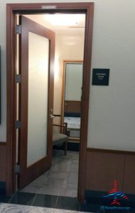 Minneapolis MSP Delta Sky Club C gates RenesPoints Blog Review (14)