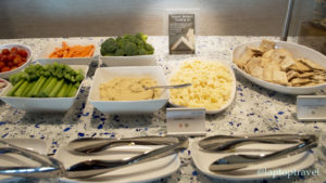 dsc_8870_food-selections-beechers-cheese-chips-delta-skyclub-service-line