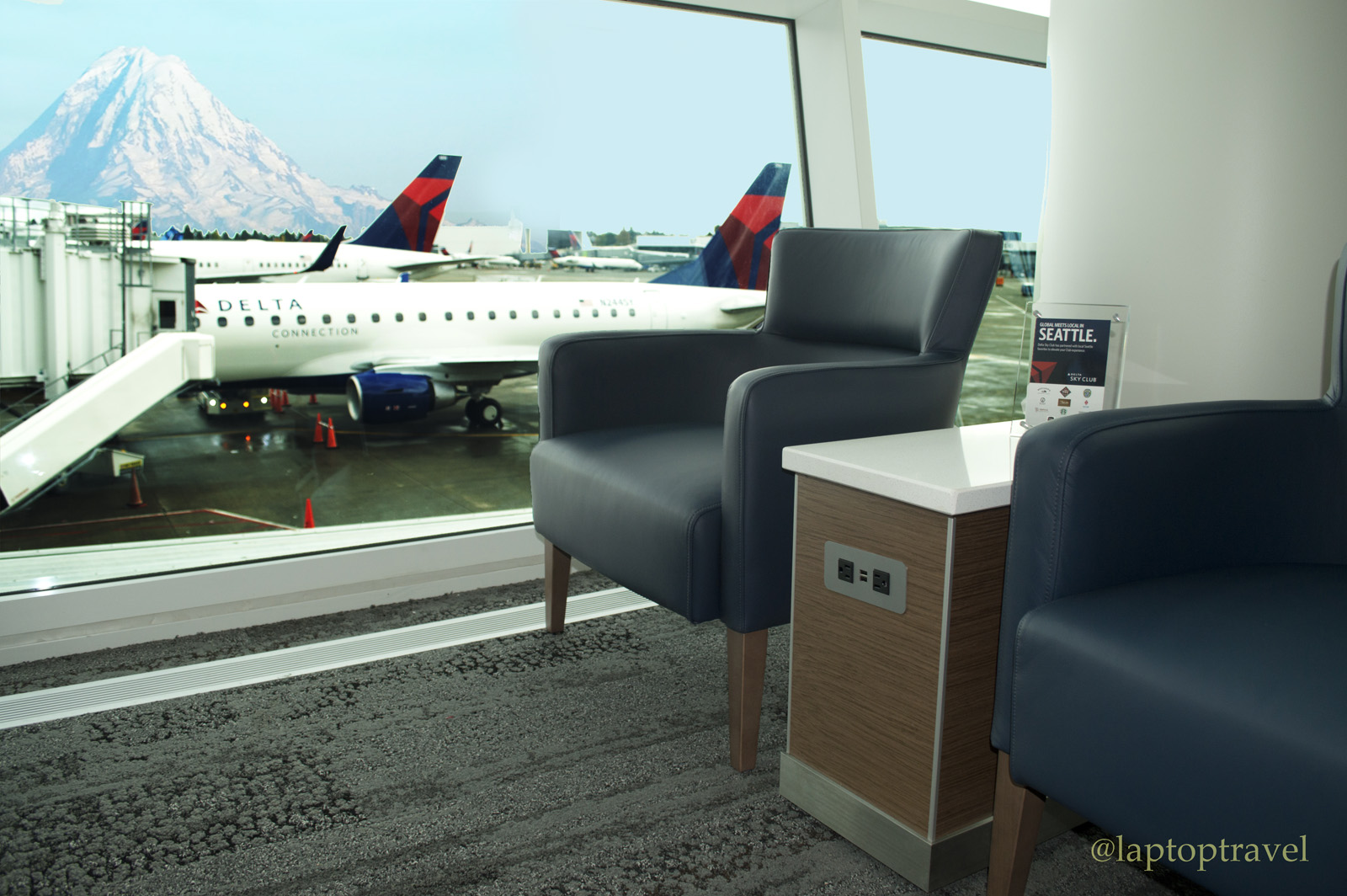 Review of Delta’s Newest Massive Flagship Sky Club in Seattle SEA – A First-Hand Visit