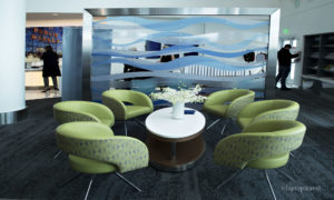 dsc_8875_six-green-chairs-table-water-divider