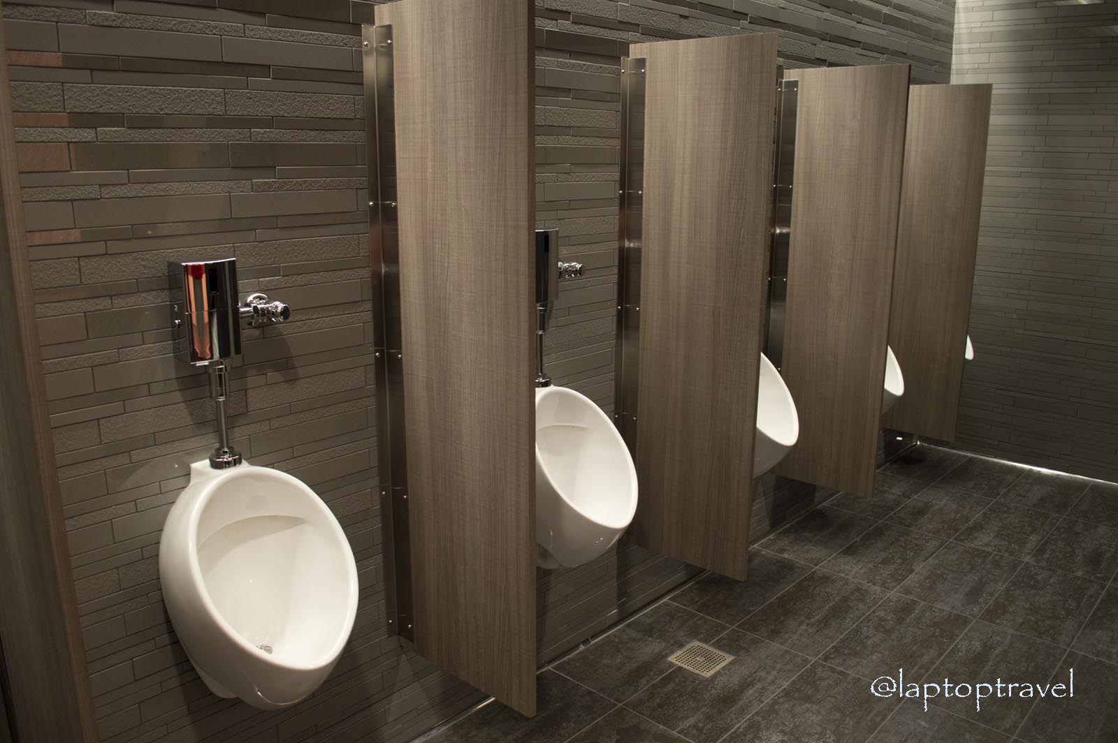 Review of Delta’s Newest Massive Flagship Sky Club in Seattle SEA – A First-Hand Visit