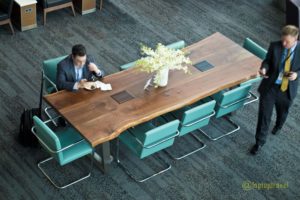 dining-room-table-delta-seatac-skyclub-terminal-a-seattle-airport