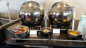review-delta-air-lines-sky-club-dca-ronald-reagan-washington-national-airport-renespoints-travel-blog-11