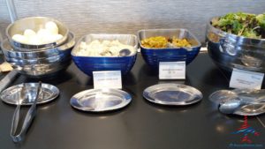 review-delta-air-lines-sky-club-dca-ronald-reagan-washington-national-airport-renespoints-travel-blog-12