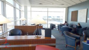 review-delta-air-lines-sky-club-dca-ronald-reagan-washington-national-airport-renespoints-travel-blog-13