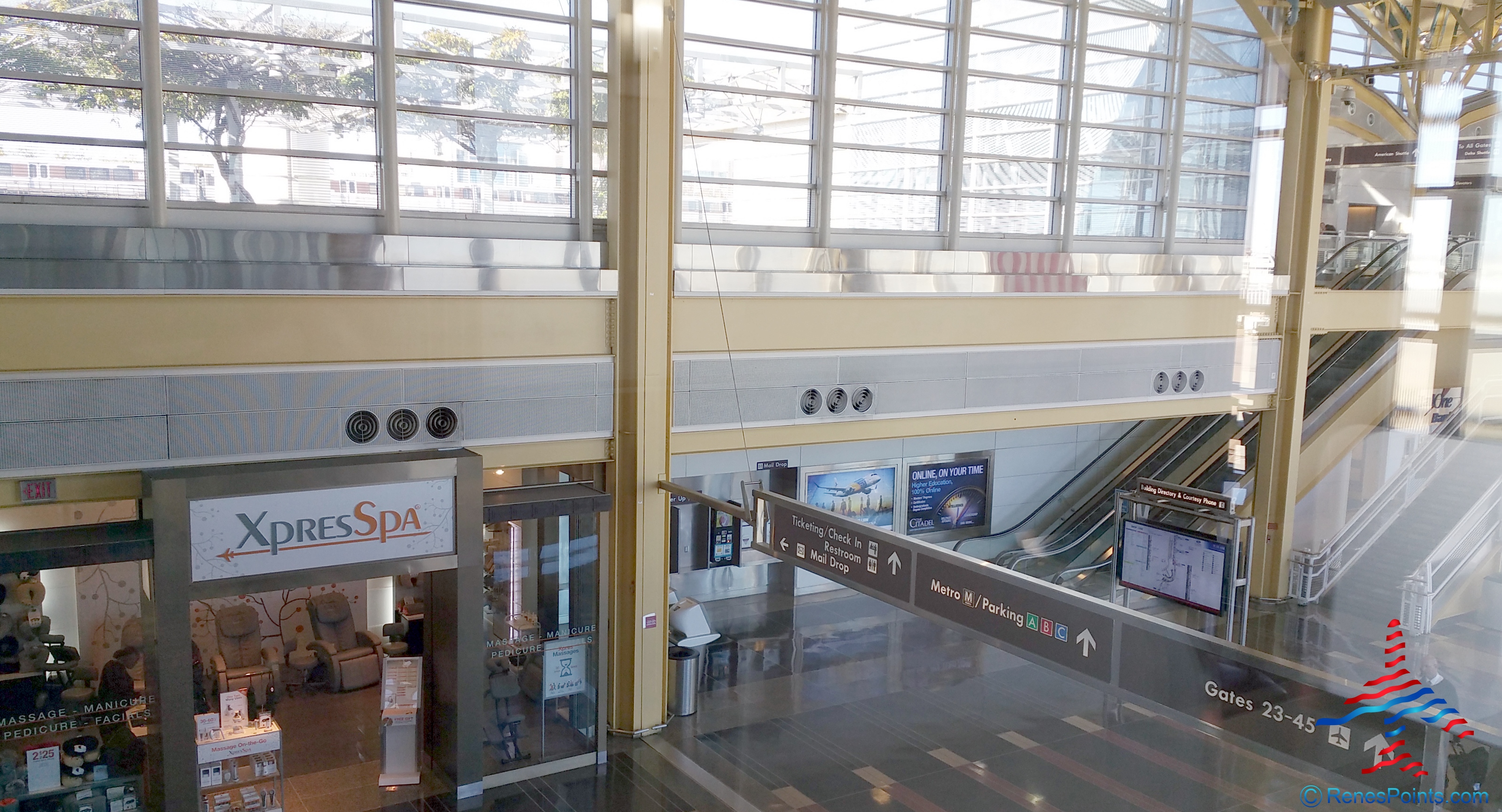 Delta Sky Club DCA Ronald Reagan Washington National Airport Review