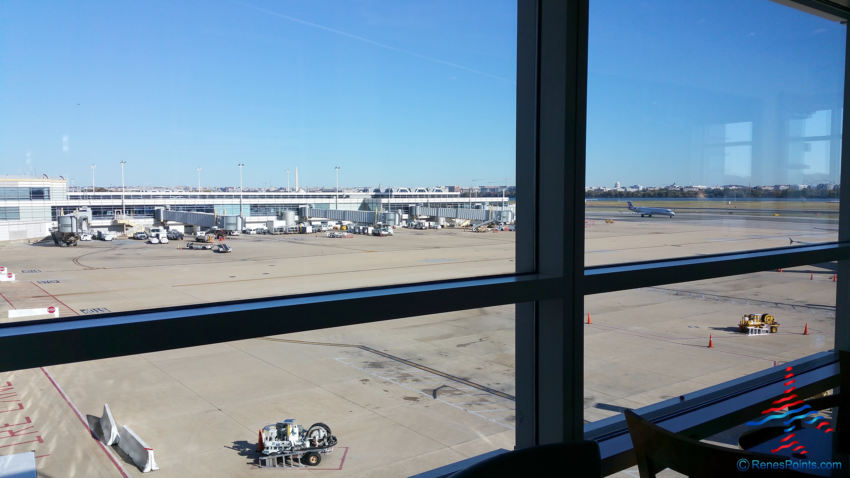 Delta Sky Club DCA Ronald Reagan Washington National Airport Review