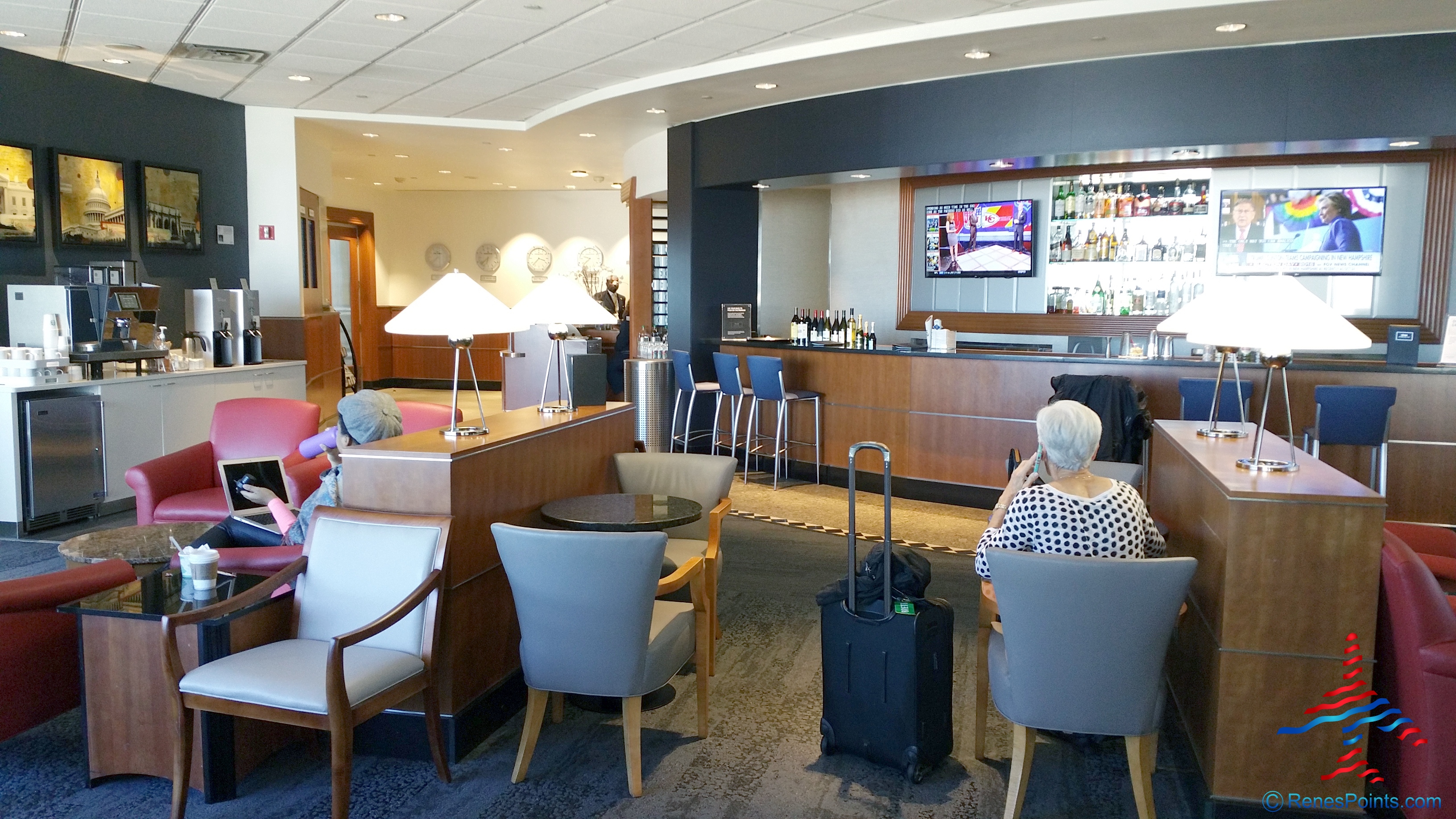 Delta Sky Club DCA Ronald Reagan Washington National Airport Review