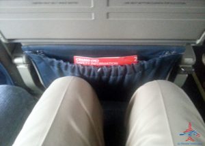 almost-no-leg-room-on-delta-crj200