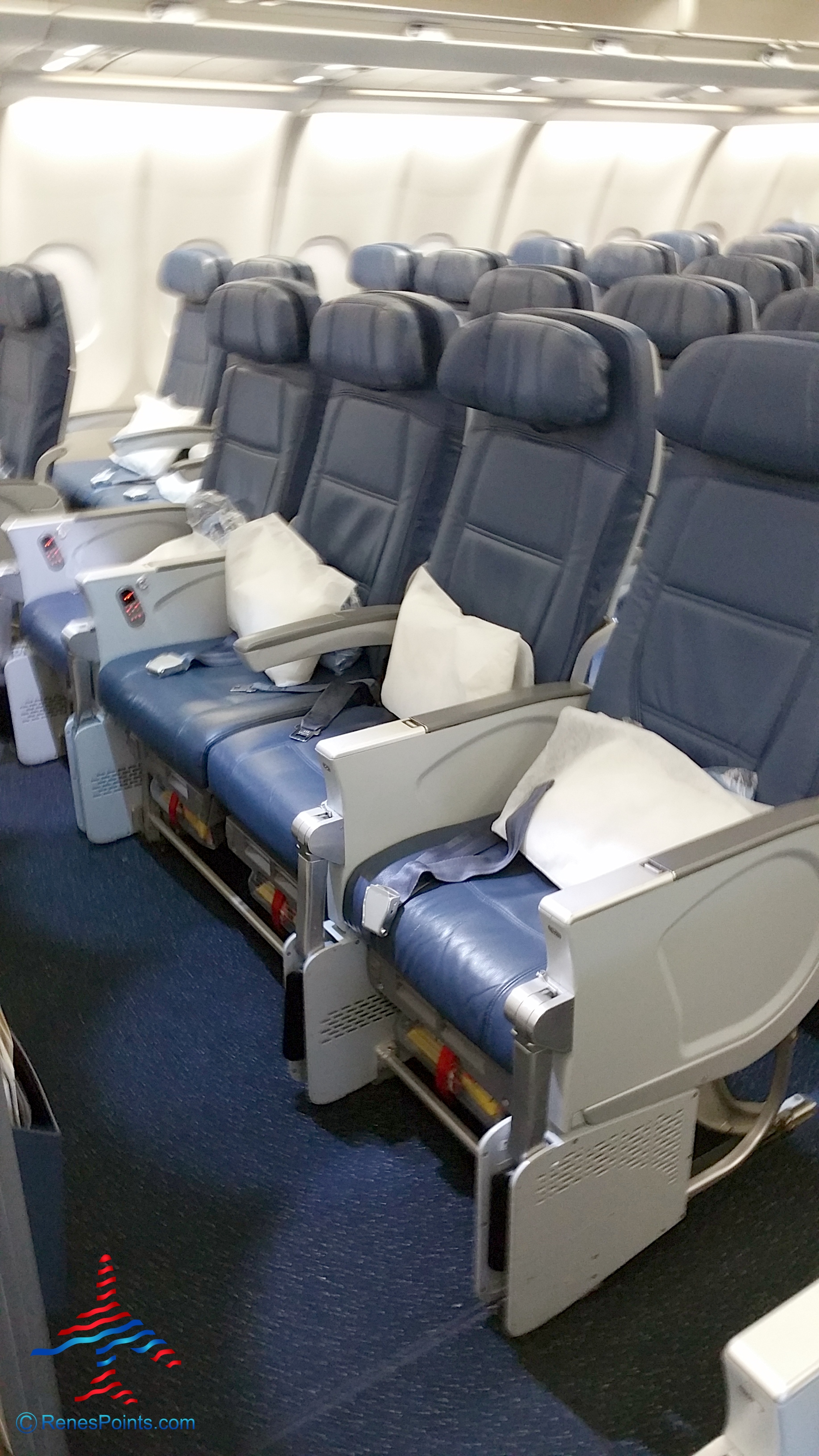 best-seats-in-coach-and-comfort-plus-delta-a330-200-renespoints-blog ...