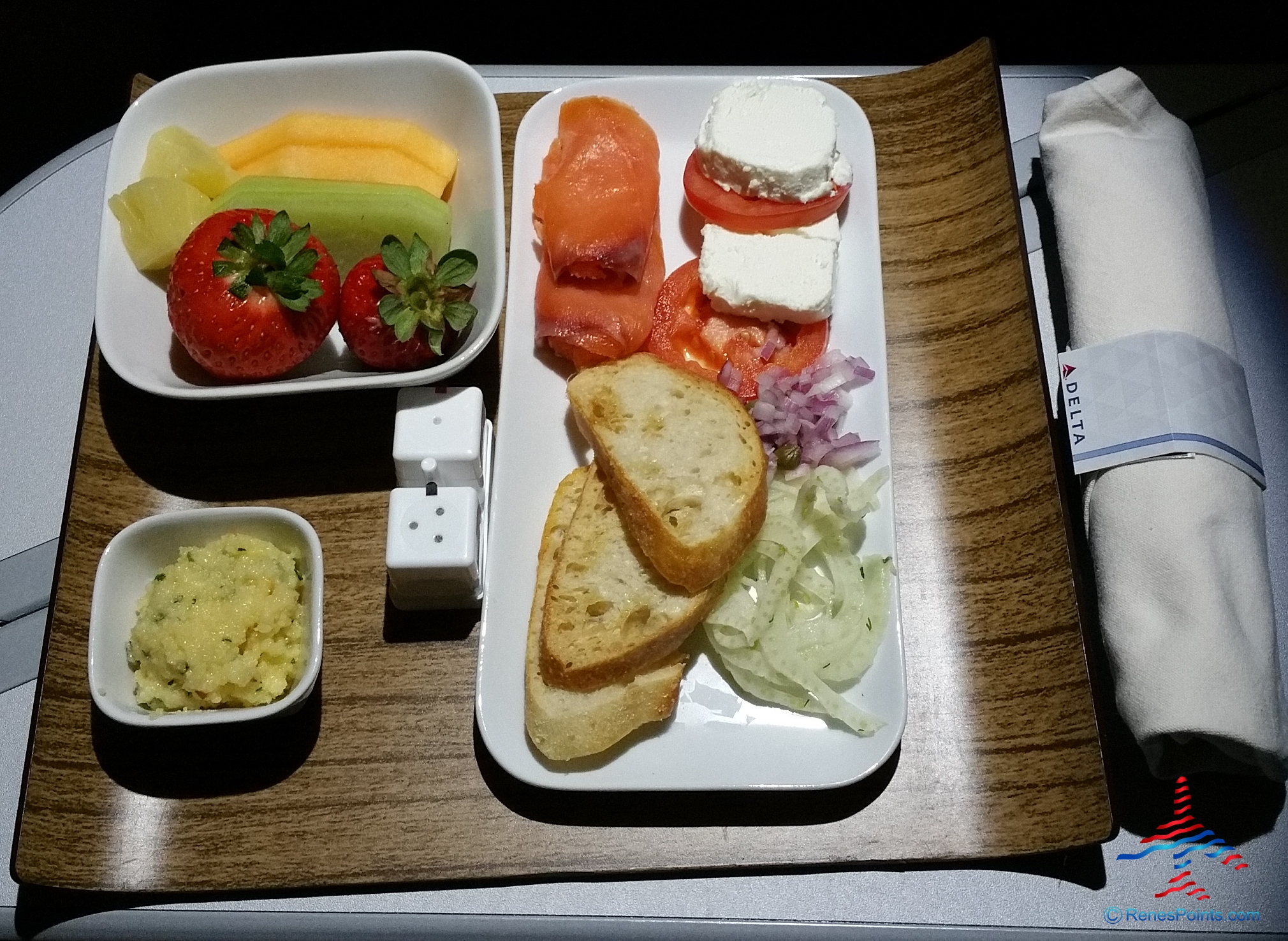 Delta One Business Class Seat Review A330-200 Seattle to Hong Kong RenesPoints blog