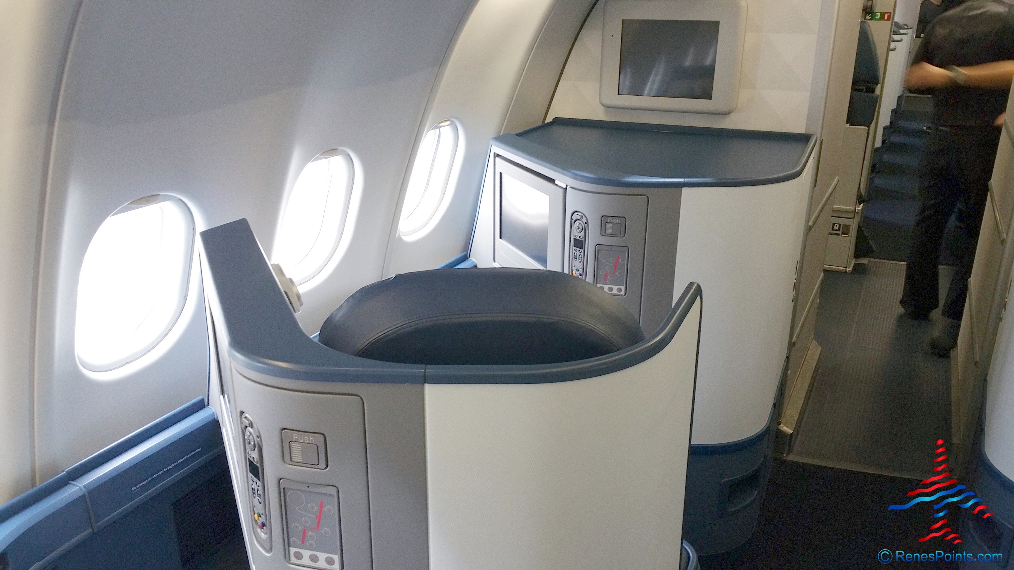 Delta One Business Class Seat Review A330-200 Seattle to Hong Kong RenesPoints blog