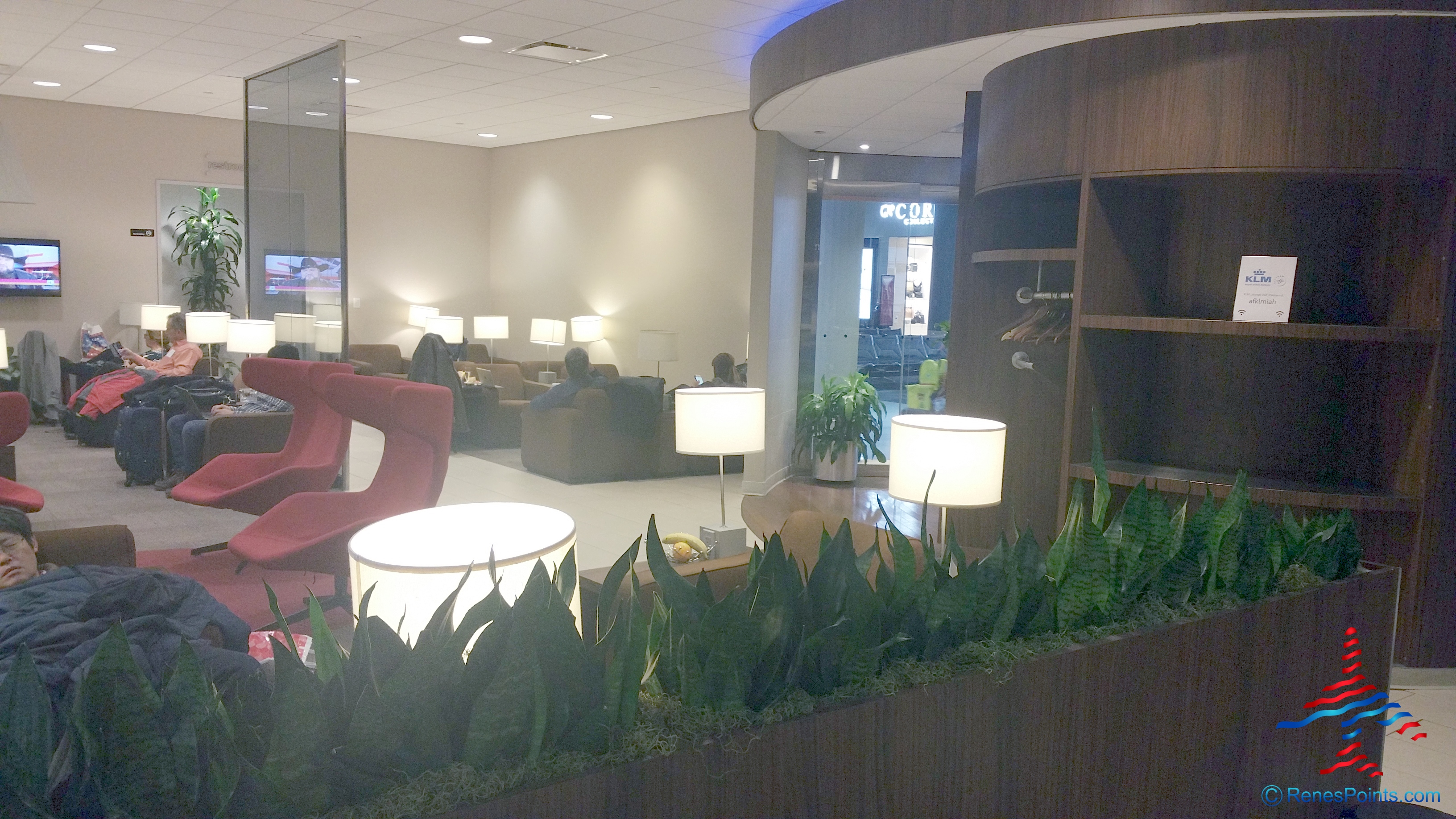 Review: KLM Crown Lounge IAH Houston Airport Skyteam Lounge & Priority Pass