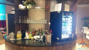 klm-crown-lounge-iah-houston-airport-renespoints-blog-review-priority-pass-skyteam-lounge-7