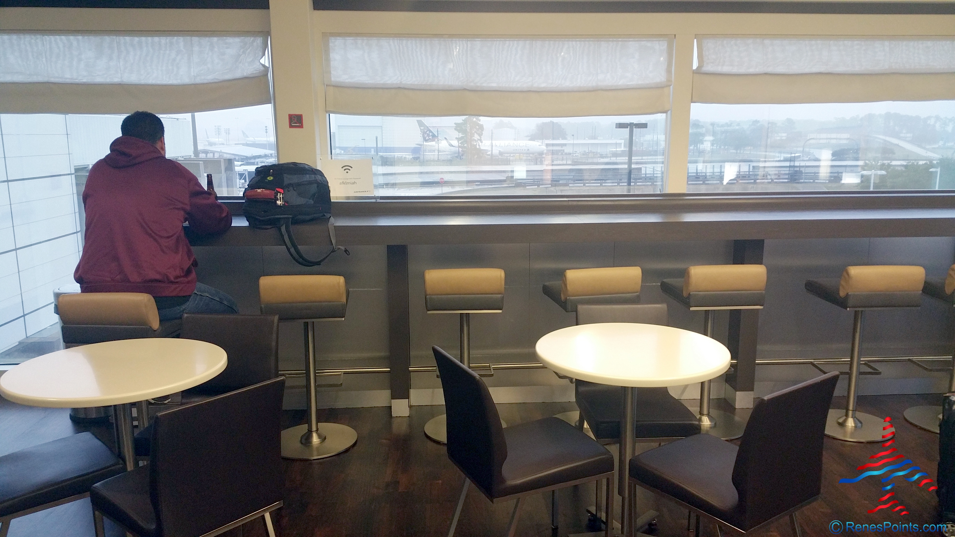 Review: Air France Skyteam Priority Pass lounge IAH Houston Texas RenésPoints travel blog