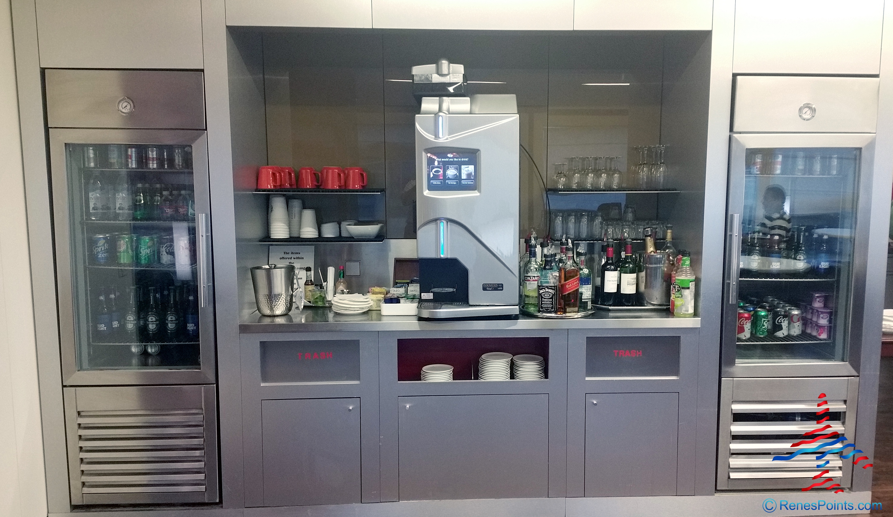 Review: Air France Skyteam Priority Pass lounge IAH Houston Texas RenésPoints travel blog