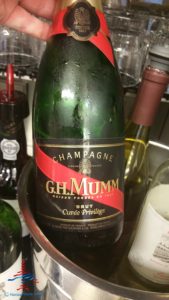 review-air-france-priority-pass-lounge-iah-houston-texas-renespoints-travel-blog-15