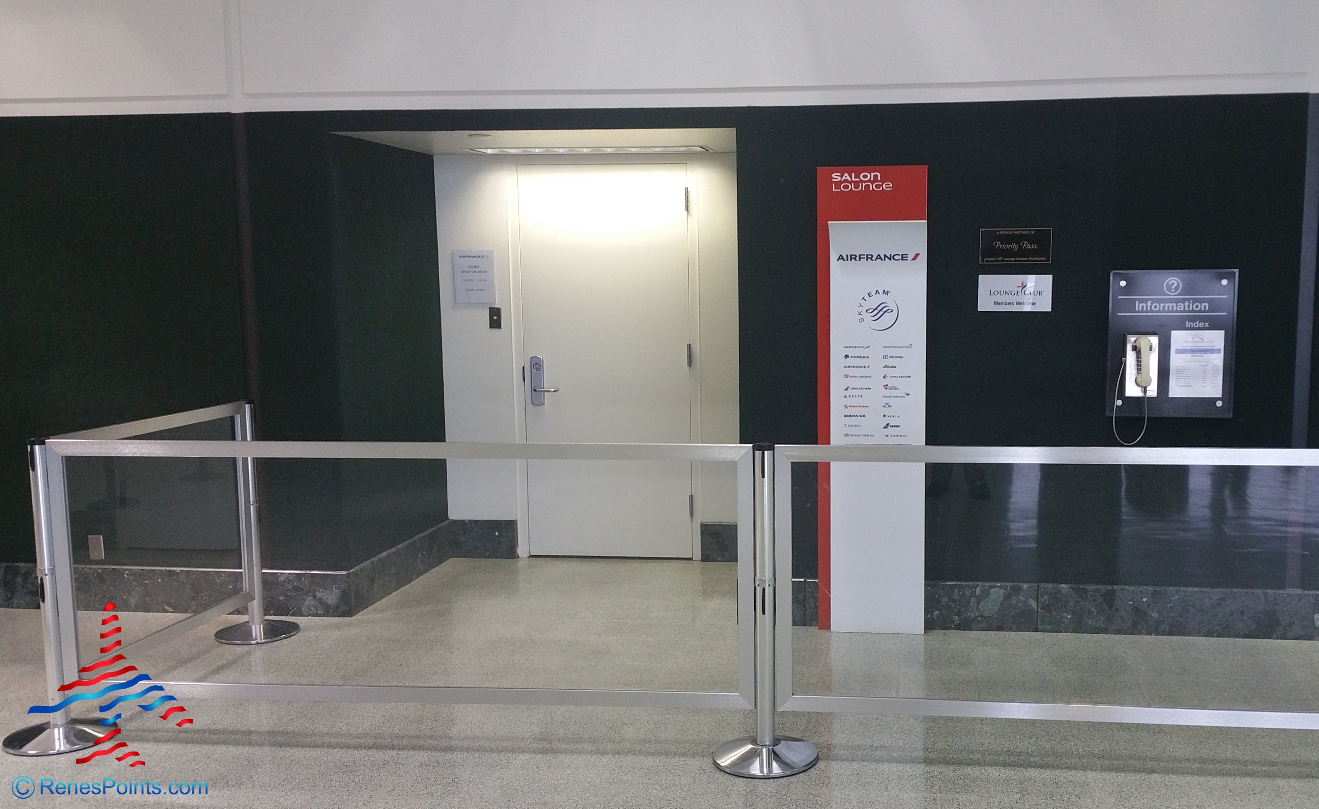 Review: Air France Skyteam Priority Pass lounge IAH Houston Texas RenésPoints travel blog