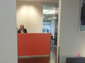 review-air-france-priority-pass-lounge-iah-houston-texas-renespoints-travel-blog-3