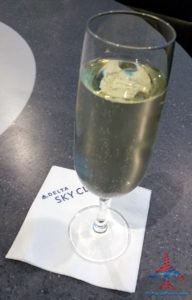 sparkeling-wine-in-the-sea-delta-sky-club-renespoints-blog