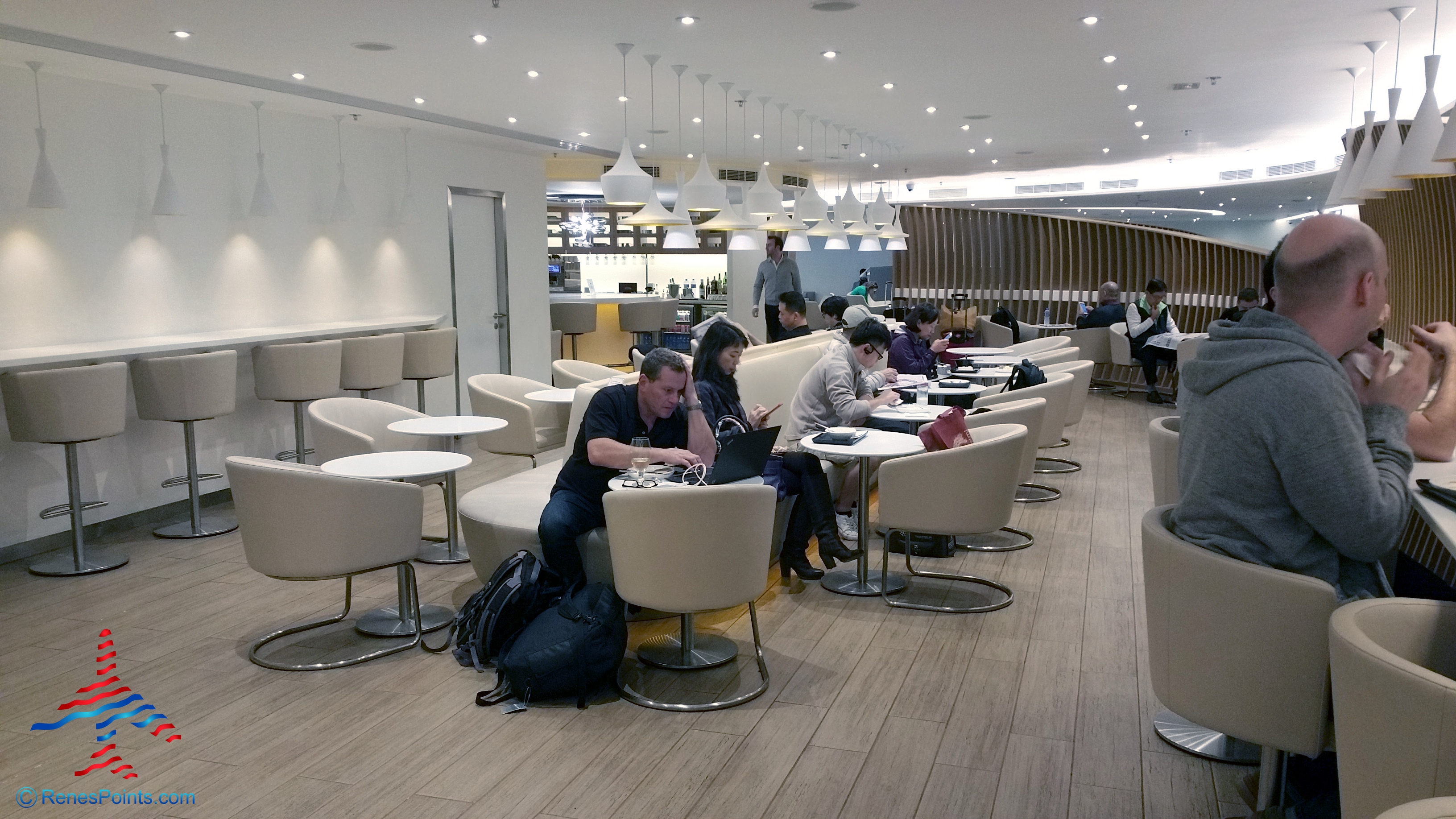 Skyteam Delta Lounge HKG Hong Kong International Airport review RenesPoints blog