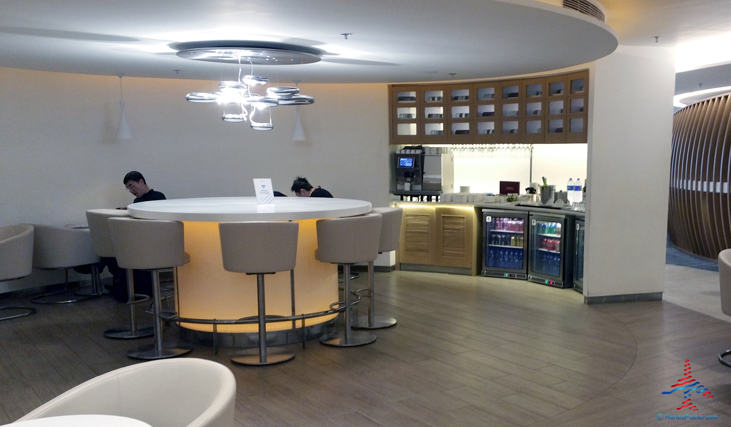 Skyteam Delta Lounge HKG Hong Kong International Airport review RenesPoints blog