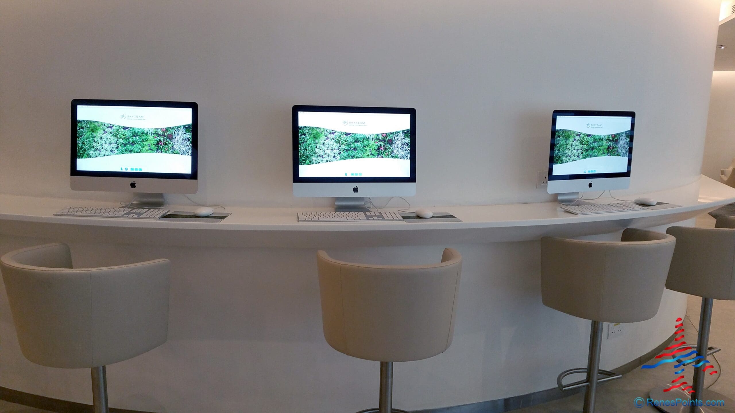Skyteam Delta Lounge HKG Hong Kong International Airport review RenesPoints blog