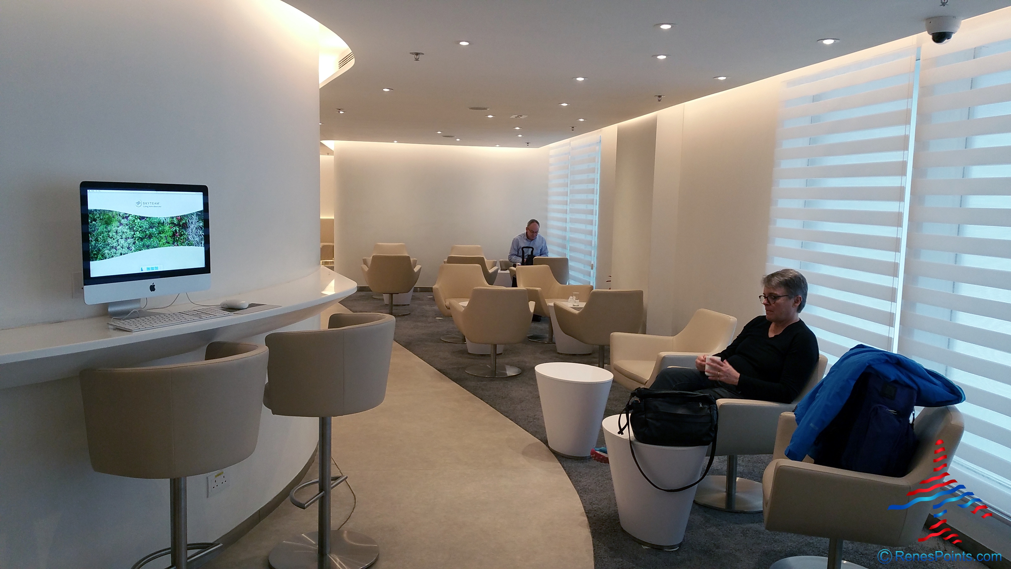 Skyteam Delta Lounge HKG Hong Kong International Airport review RenesPoints blog