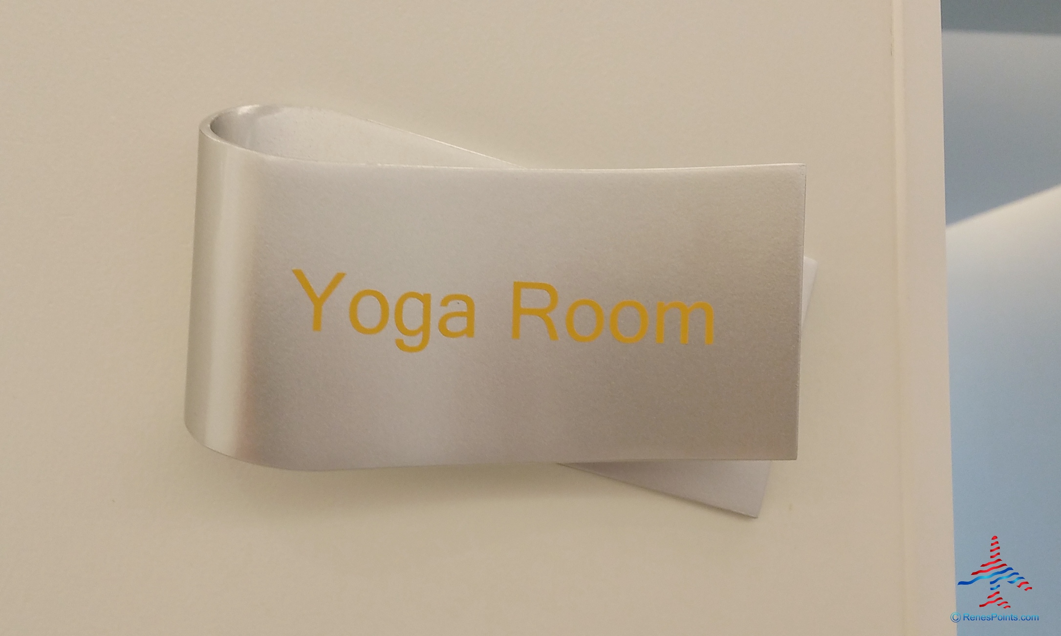 Skyteam Delta Lounge HKG Hong Kong International Airport review RenesPoints blog