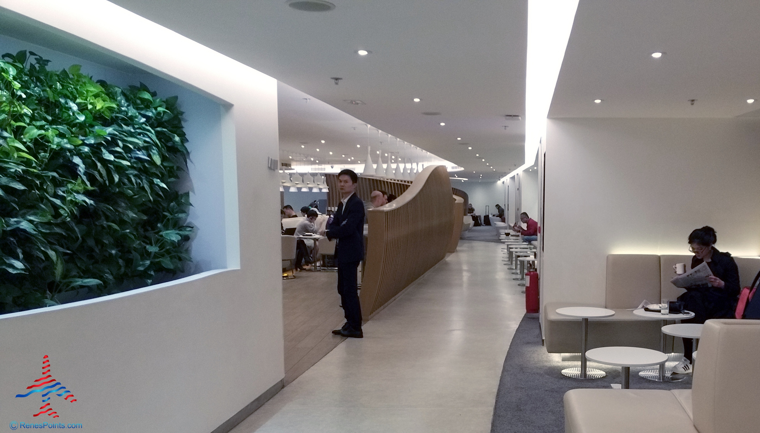 Skyteam Delta Lounge HKG Hong Kong International Airport review RenesPoints blog