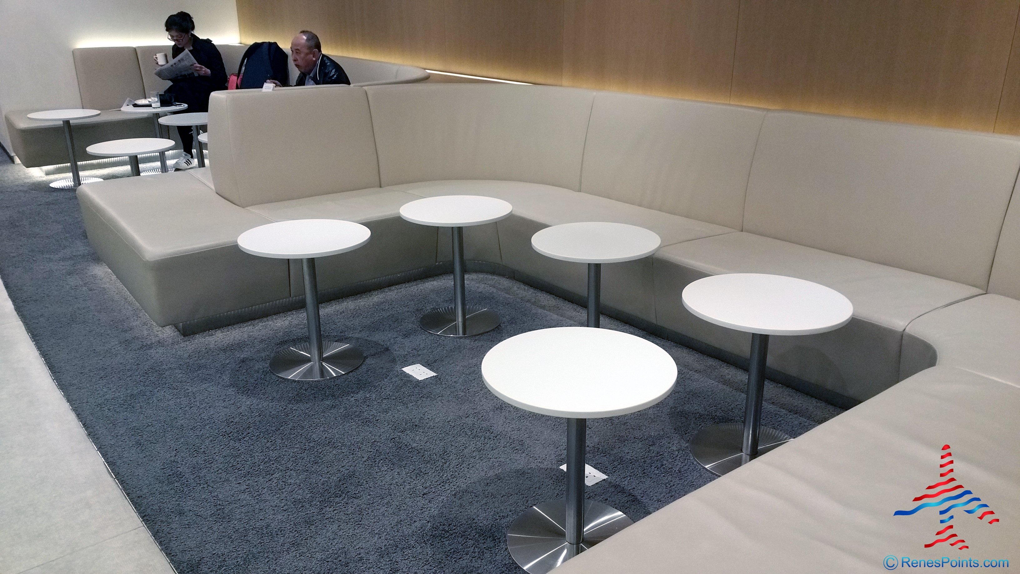Skyteam Delta Lounge HKG Hong Kong International Airport review RenesPoints blog