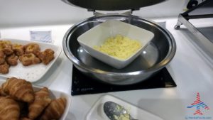 skyteam-delta-lounge-hkg-hong-kong-international-airport-review-renespoints-travel-blog-8