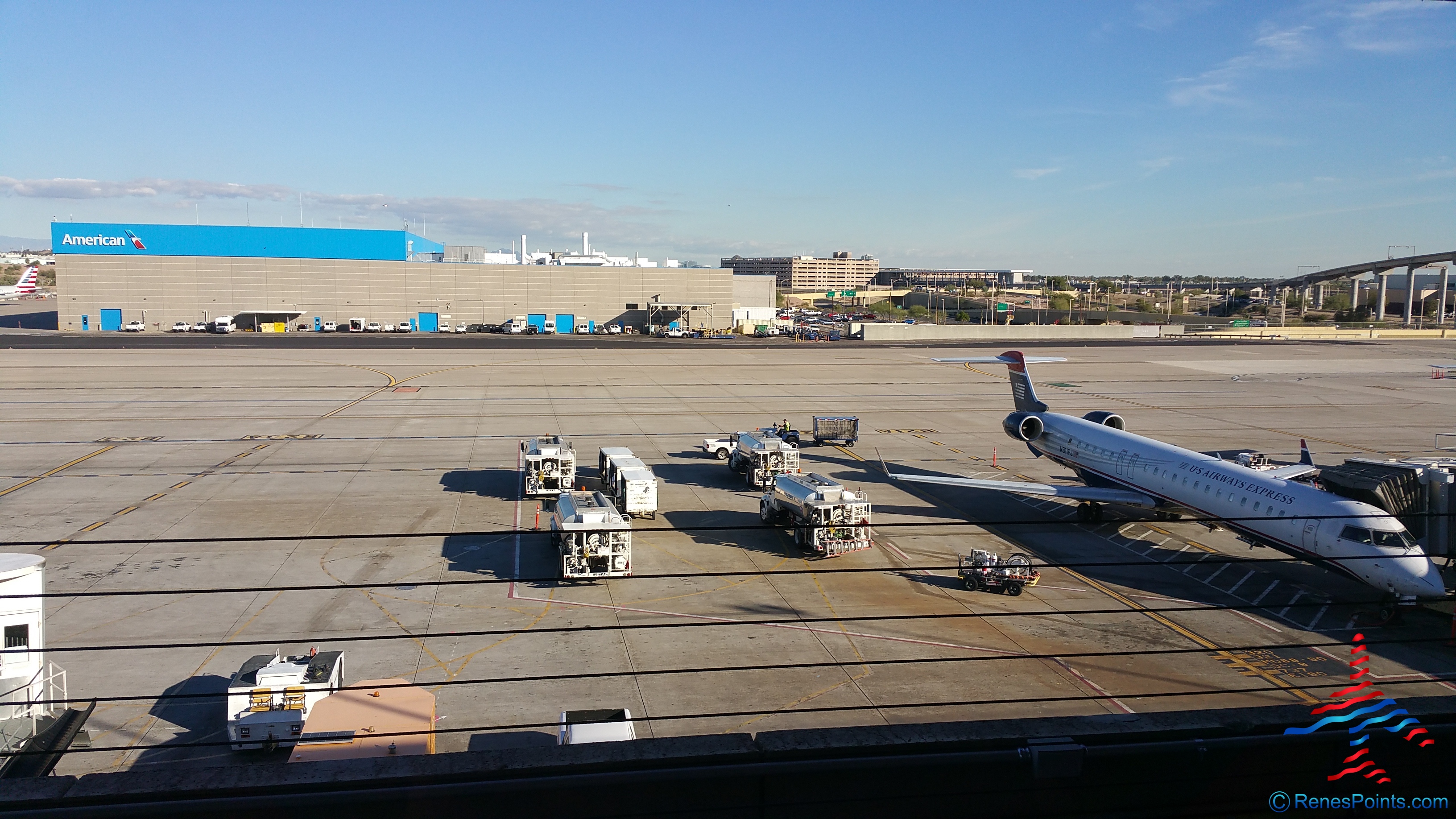THE CLUB at PHX Lounge review Phoenix Sky Harbor International Airport Terminal 4 – B Concourse