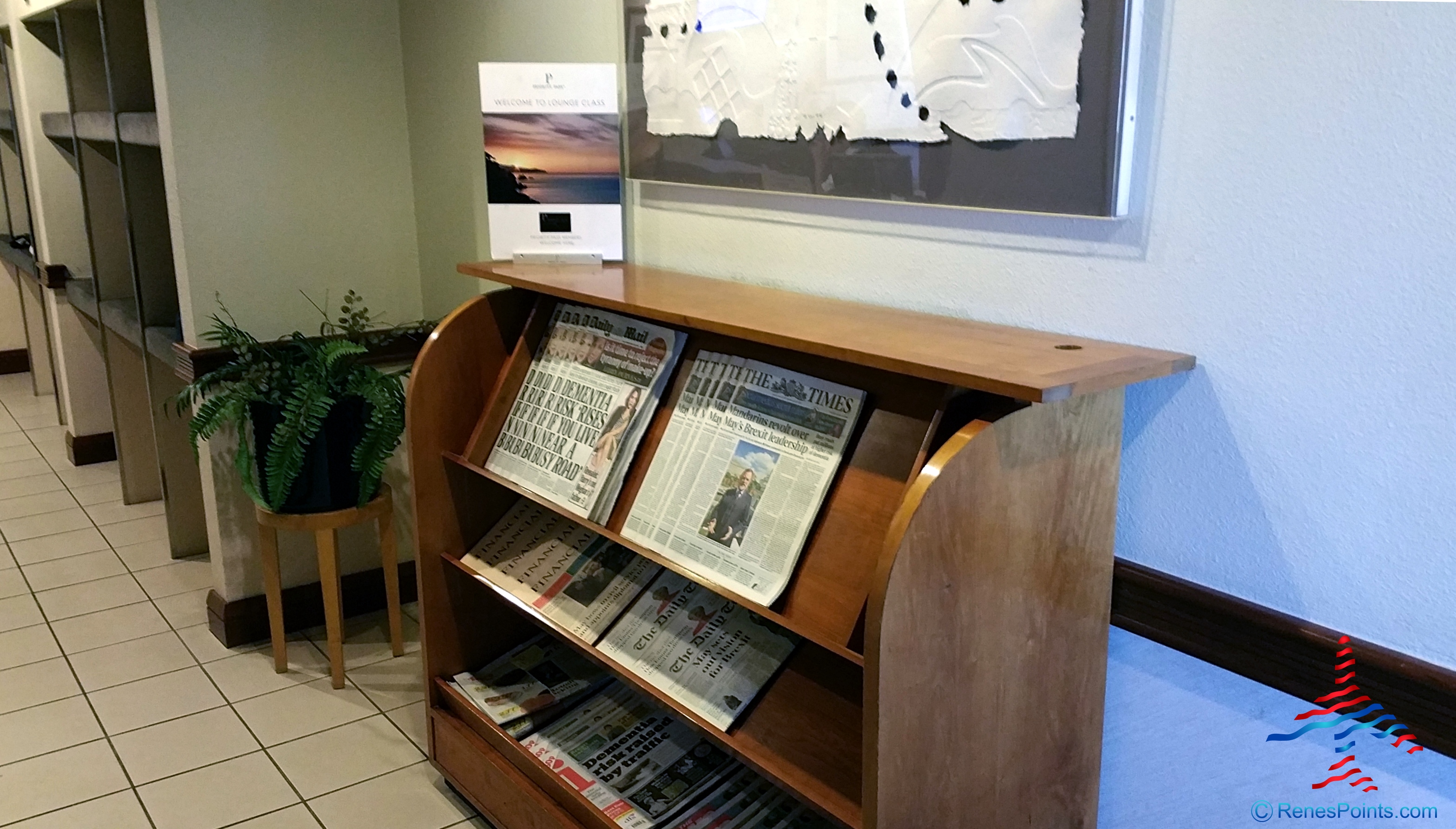 THE CLUB at PHX Lounge review Phoenix Sky Harbor International Airport Terminal 4 – B Concourse