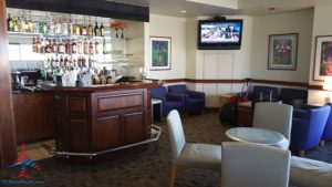 the-club-at-phx-review-phoenix-sky-harbor-international-airport-renespoints-travel-blog-9