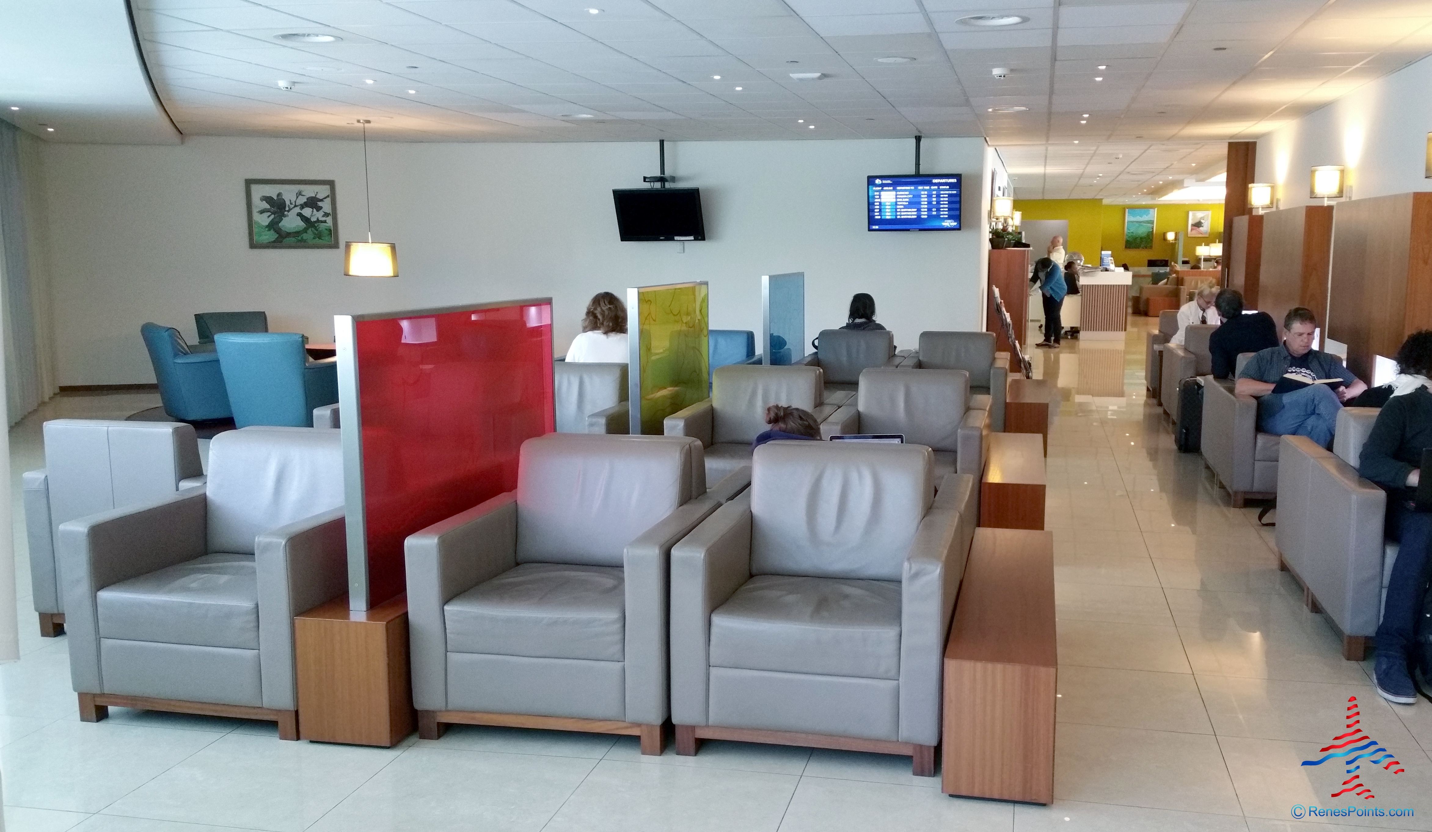 The Priority Pass Executive lounge review at SXM St. Maarten RenésPoints Travel blog review