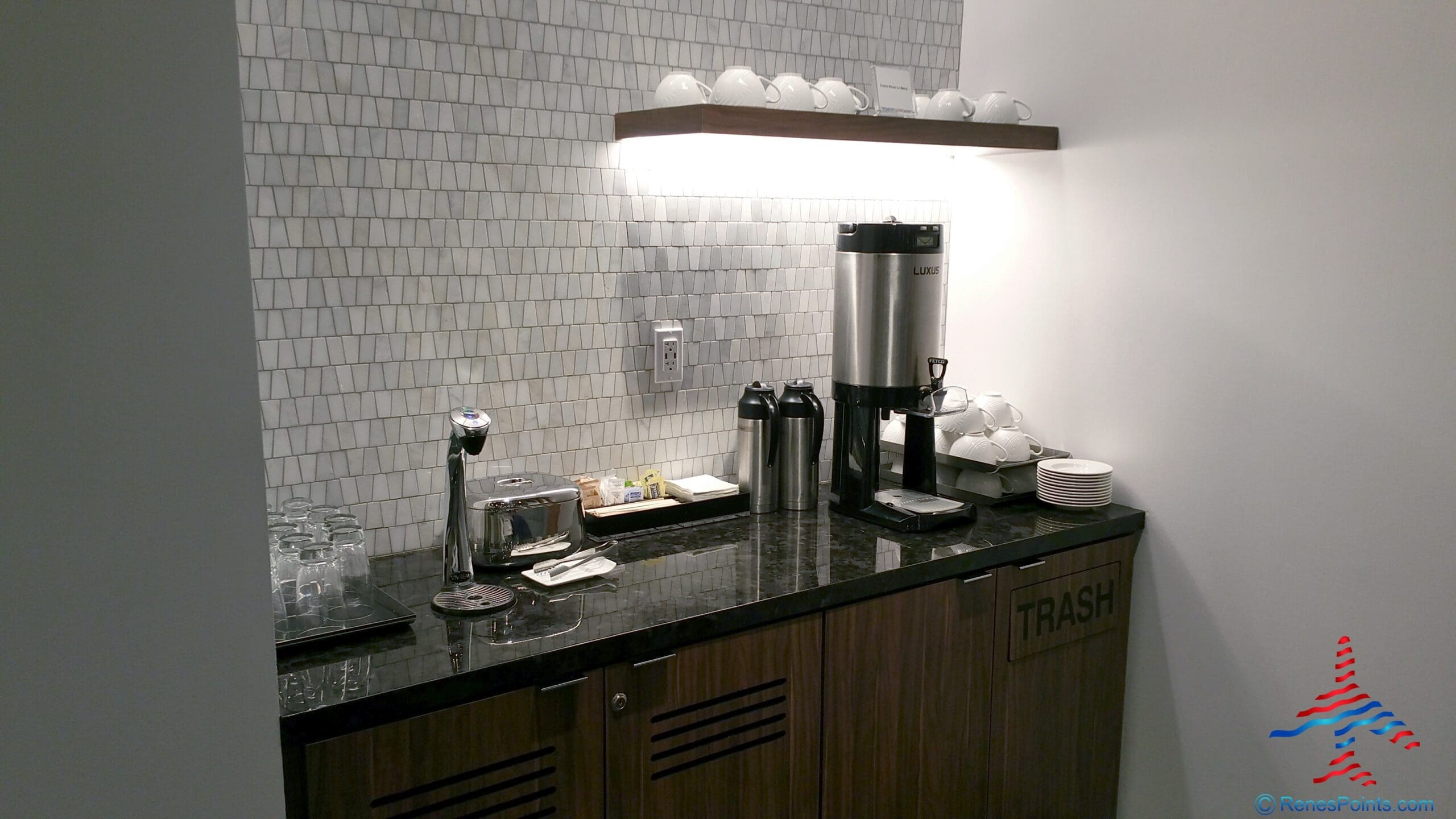 The “hidden” Houston IAH American Express Centurion Lounge Terminal D Review