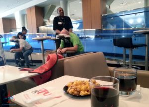 chair-massage-delta-A17-skyclub-renespoints-blog