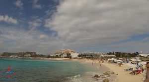 jet blast onto beach at sxm md88